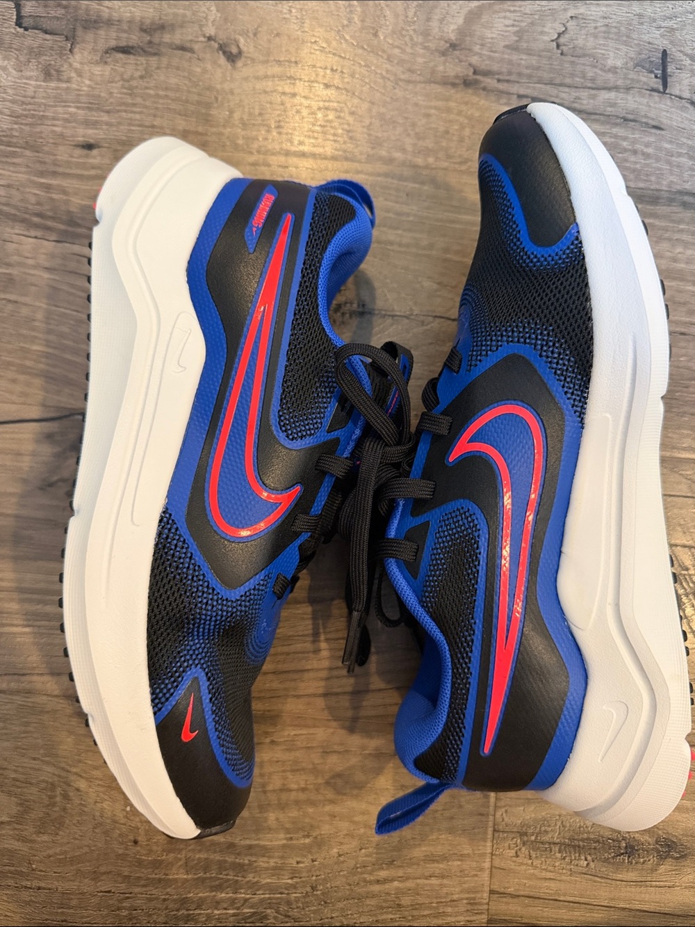 Nike Kids Cosmic Runners Blue and Black Sneakers with Red Swoosh (size 4)